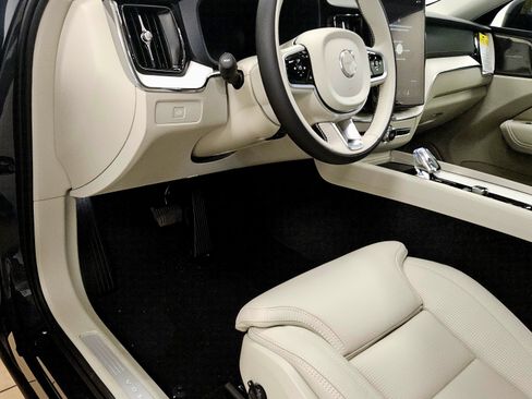 New 2026 Volvo XC60 B5 Ultra w/ Protection Package Premier image 45