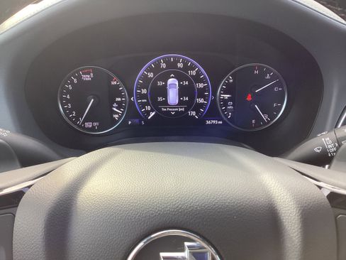 Used 2024 Buick Enclave Premium image 19