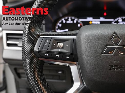 Used 2024 Mitsubishi Outlander SE AWD/4WD image 15