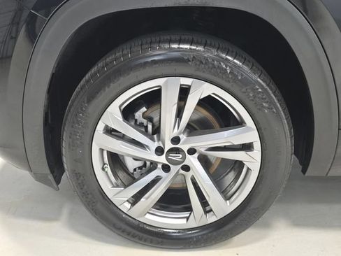 Used 2024 Volkswagen Atlas Cross Sport SEL R-Line AWD/4WD image 6