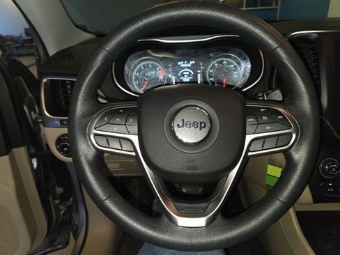 Used 2019 Jeep Cherokee Latitude w/ Popular Appearance Group FWD image 14