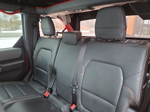 Used 2023 Ford Bronco Badlands w/ Sasquatch Package image 13