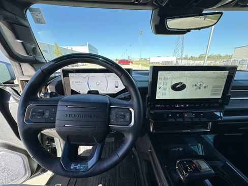 Used 2024 GMC Hummer EV 3X AWD/4WD image 11