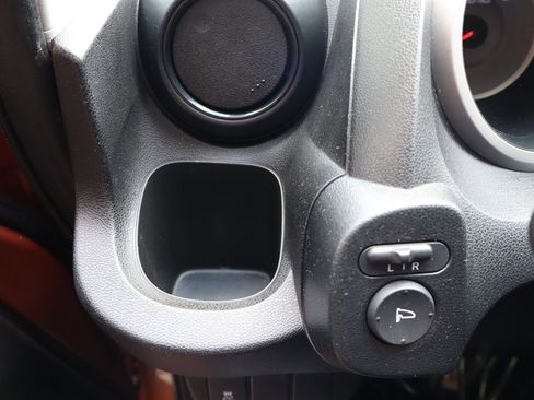 Used 2010 Honda Fit Sport image 29