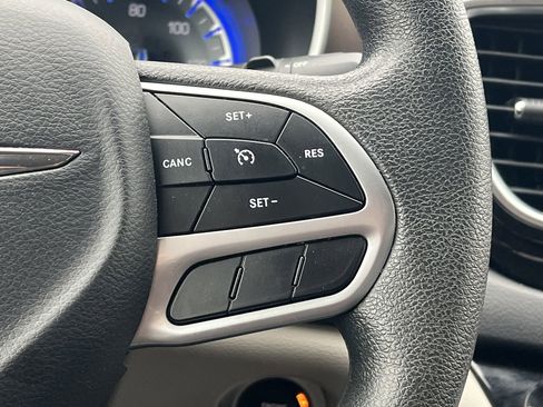 Used 2018 Chrysler Pacifica Touring Plus w/ Tire & Wheel Group image 15