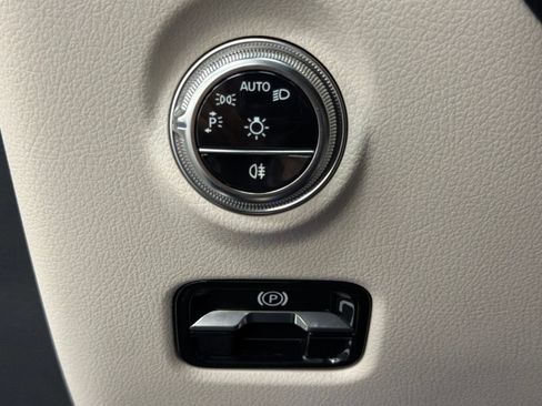 Certified 2026 Mercedes-Benz C 300 Sedan image 32