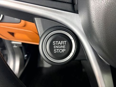 Used 2019 Alfa Romeo Giulia w/ Quick Order Package 22K Sport RWD image 34