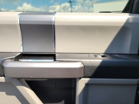 Used 2018 Ford F150 XLT w/ Equipment Group 302A Luxury image 12