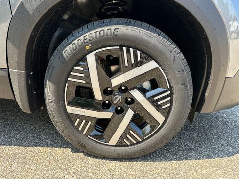 New 2026 Nissan Kicks SV w/ SV Premium Package FWD image 10