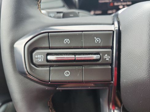 Used 2026 GMC Acadia AT4 image 22