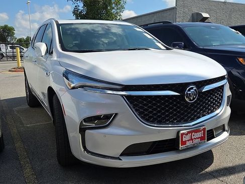 Used 2024 Buick Enclave Avenir w/ Avenir Technology Package AWD/4WD image 2