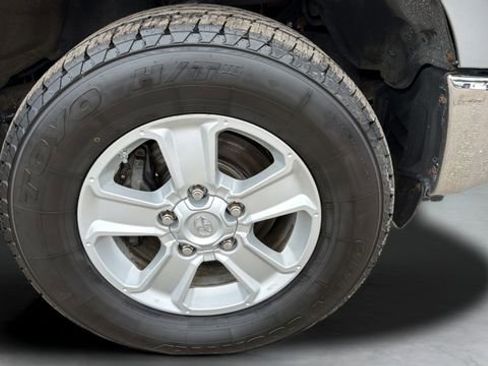 Used 2014 Toyota Tundra SR5 w/ SR5 Upgrade Package image 30