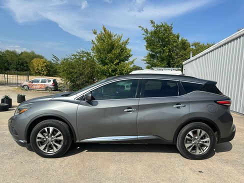 Used 2018 Nissan Murano SV FWD image 3