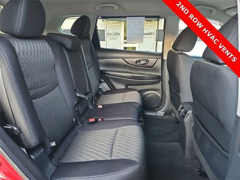 Used 2019 Nissan Rogue SV image 25