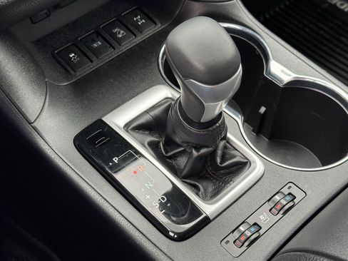 Used 2019 Toyota Highlander Limited image 33