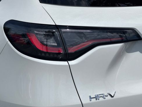 Used 2024 Honda HR-V Sport image 12