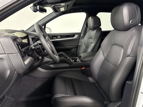 New 2026 Porsche Cayenne image 5