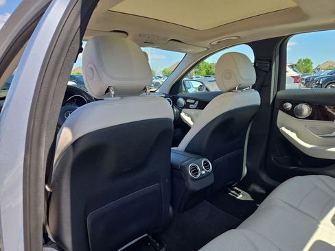Used 2018 Mercedes-Benz C 300 Sedan image 16