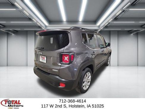 Used 2018 Jeep Renegade Latitude w/ Cold Weather Group AWD/4WD image 8