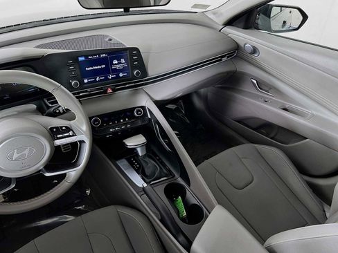 Certified 2025 Hyundai Elantra Sport FWD image 22