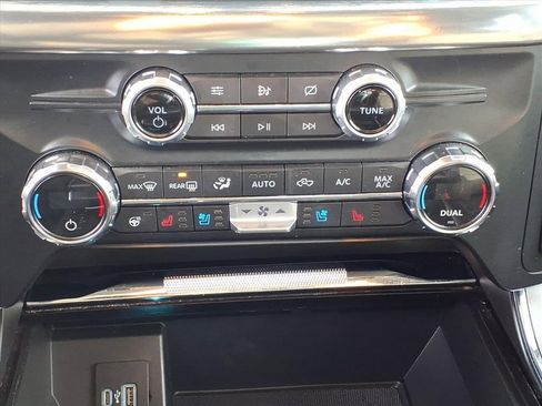 Used 2021 Ford F150 Lariat w/ Equipment Group 502A High image 8