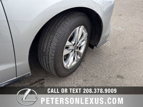 Used 2022 Toyota Sienna Limited AWD/4WD image 11