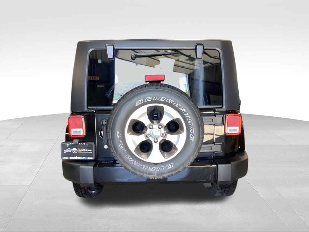 Certified 2018 Jeep Wrangler Sahara w/ Connectivity Group AWD/4WD image 4