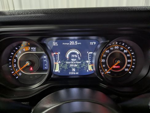 Used 2025 Jeep Wrangler Unlimited Sport AWD/4WD image 16