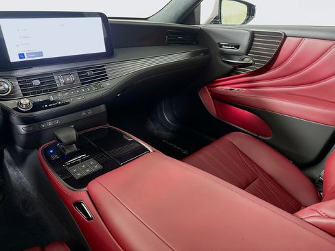 Used 2026 Lexus LS 500 AWD w/ Accessory Package (2T) image 23