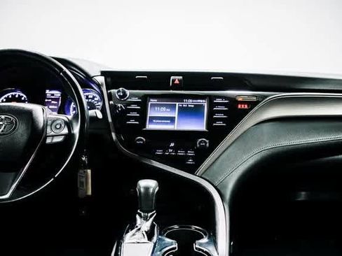 Certified 2019 Toyota Camry SE image 13