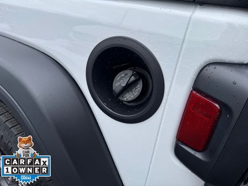 Used 2024 Jeep Wrangler Sport S image 28