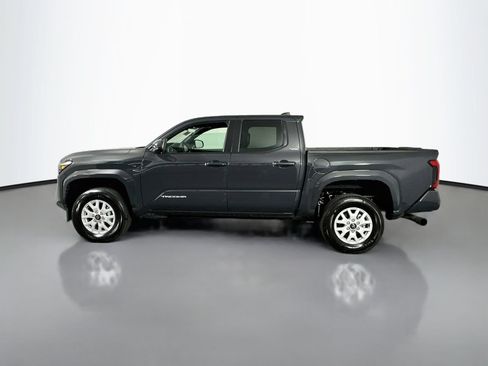 Certified 2025 Toyota Tacoma SR5 AWD/4WD image 4