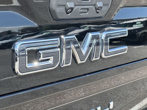 Used 2024 GMC Sierra 3500 Denali Ultimate AWD/4WD image 18