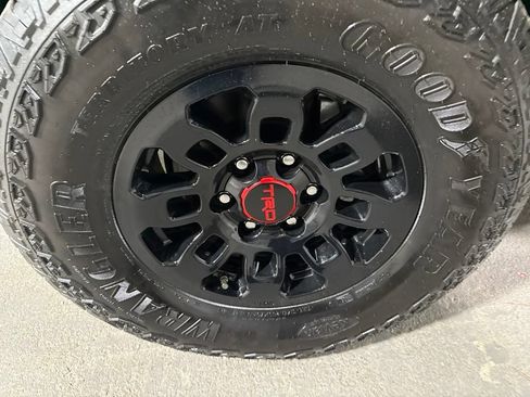 Used 2022 Toyota Tacoma SR5 w/ Technology Package RWD image 33