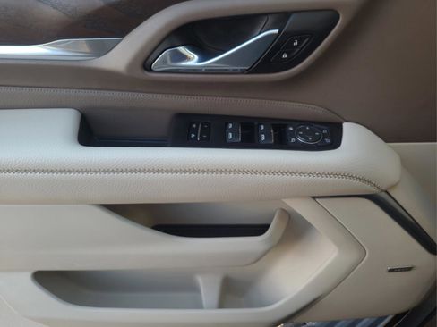 Used 2021 GMC Yukon XL Denali w/ Denali Premium Package image 28