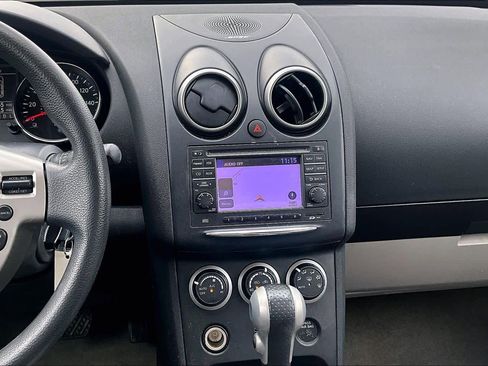 Used 2013 Nissan Rogue SV w/ Premium Pkg image 6