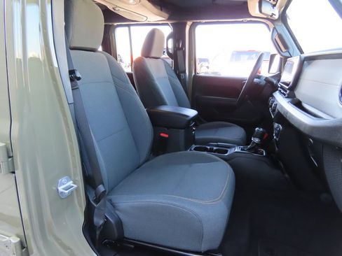 Used 2026 Jeep Wrangler Unlimited Sport AWD/4WD image 28