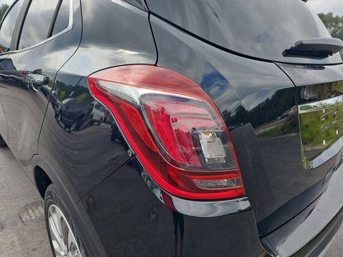 Used 2020 Buick Encore Preferred w/ Safety Package FWD image 13