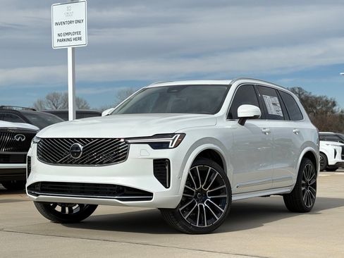 New 2026 Volvo XC90 B6 Ultra image 2