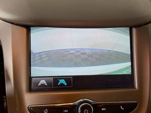 Used 2017 Chevrolet Cruze LT image 19