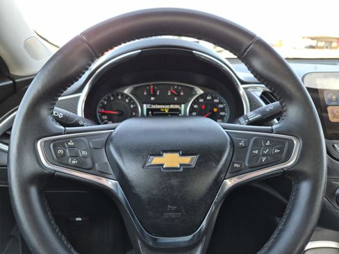 Used 2016 Chevrolet Malibu LT image 18