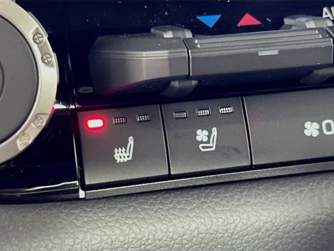 New 2026 Toyota Tundra Limited AWD/4WD image 20