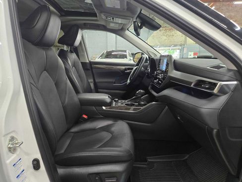 Used 2022 Toyota Highlander Limited AWD/4WD image 11