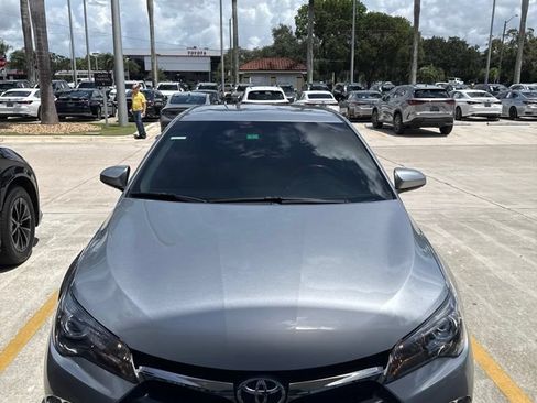 Used 2015 Toyota Camry SE FWD image 5