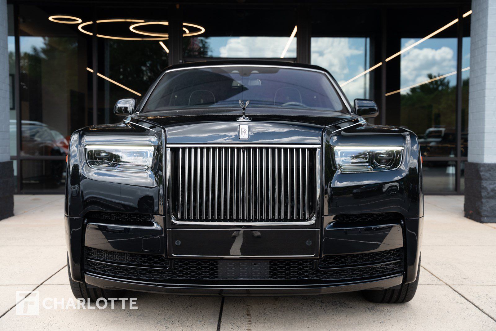 Used 2023 Rolls-Royce Phantom Extended Wheelbase RWD image 6