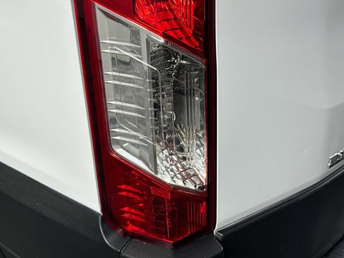 Used 2022 Ford Transit 350 XLT image 31