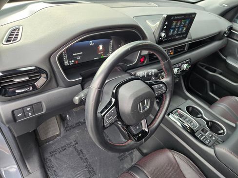 Used 2025 Honda Pilot Black Edition image 19