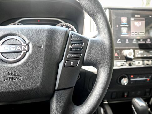 Used 2025 Nissan Frontier SV image 20