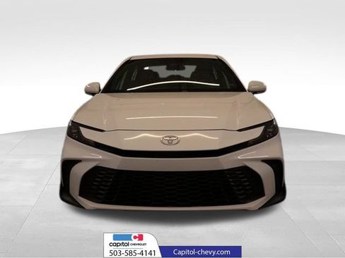 Used 2025 Toyota Camry SE FWD image 7
