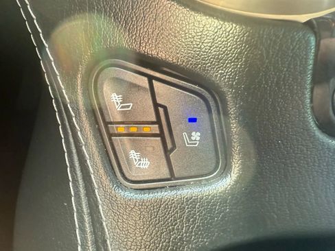 Used 2017 GMC Yukon Denali w/ Enhanced Security Package image 13